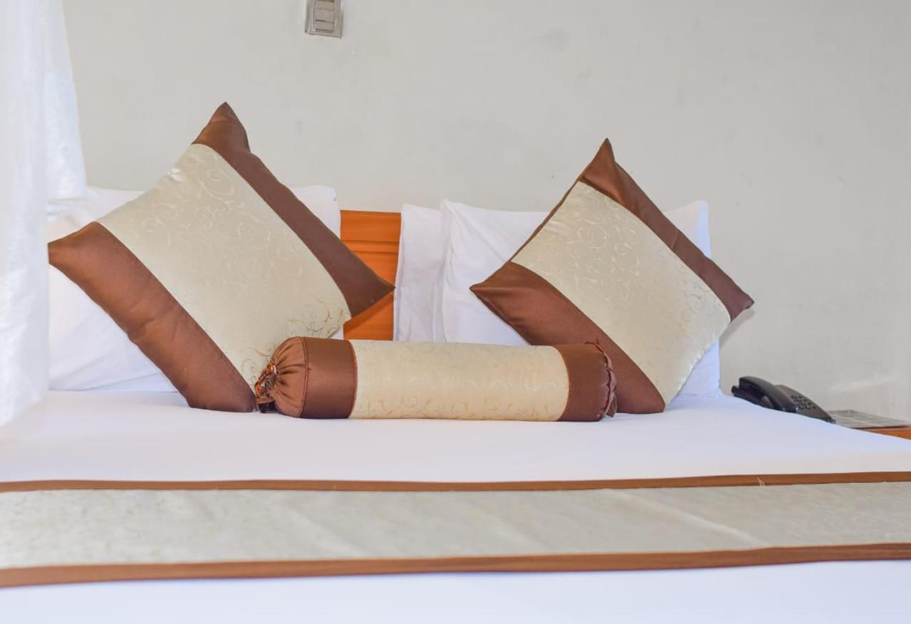 Golden Gates Hotel Thuthuriki Εξωτερικό φωτογραφία